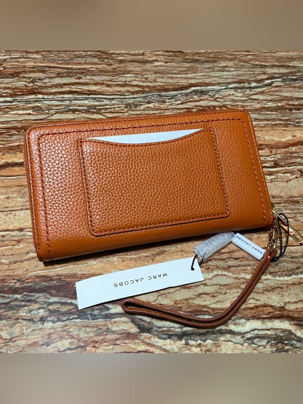 Marc Jacobs - Picture 3 of 9
